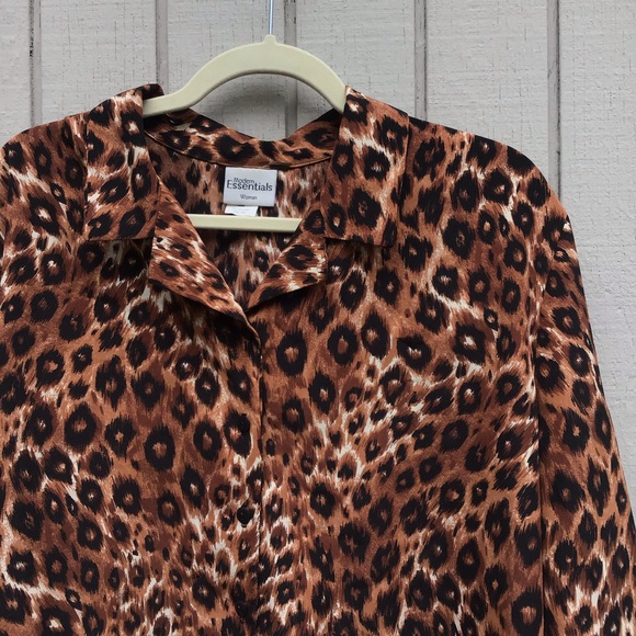 Women’s leopard print button down shirt - Picture 2 of 7